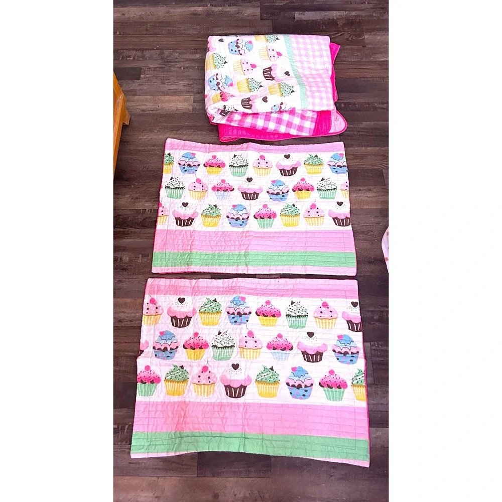 Kids Twin Quilted Cupcake Quilt w/ Sham Pink Multicolor 76x86 Polyester